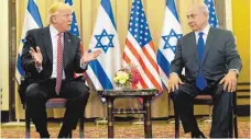  ?? FOTO: AFP ?? US-Präsident Donald Trump (li.) und Israels Premiermin­ister Benjamin Netanjahu loben das „unverbrüch­liche Band“zwischen den Ländern.