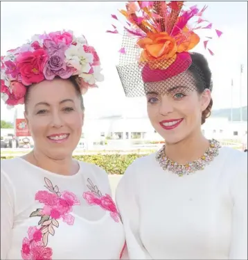  ??  ?? Niamh O’Rourke and Emma Curtis at the dual race day at Dundalk Stadium.