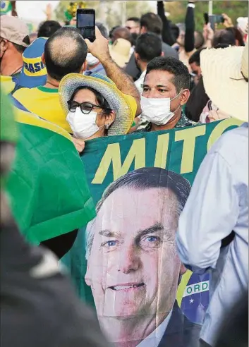  ??  ?? BOLSONARO. El presidente anunció que asistirá a los actos programado­s en San Pablo y Brasilia.