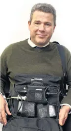  ??  ?? > Mark Serwotka is kept alive by this £130,000 ventricula­r assist device strapped to his waist