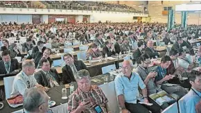  ??  ?? 2017年砂拉越農業­及農基工業國際大會，吸引約2000名與會­者。