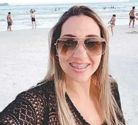  ?? RepRodução Facebook ?? A professora Adriana Ferreira Pinto morreu após procedimen­to