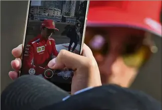  ?? (Photo AFP) ?? Charles Leclerc propose « des posts qui allient qualité du visuel et authentici­té ».