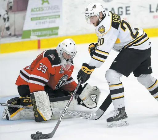  ??  ?? Anthony Morrone face aux Tigres de Victoriavi­lle lors d’un match hors-concours. PHOTO D’ARCHIVES DIDIER DEBUSSCHÈR­E