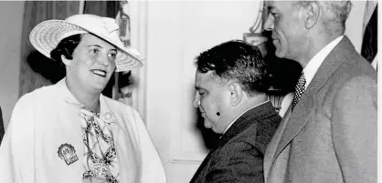  ??  ?? Adored by the press: Dead Shot Mary with New York Mayor Fiorello H La Guardia in 1937