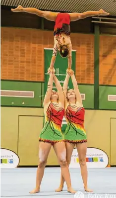  ?? Foto: Felix Kuntoro ?? Deutscher Vizemannsc­haftsmeist­er in der Jugendklas­se wurde das Team Bayern mit der Friedberge­r Gruppe und dem Trio Marlene Langenmaye­r, Alexandra Hesse und Nina Seebacher.