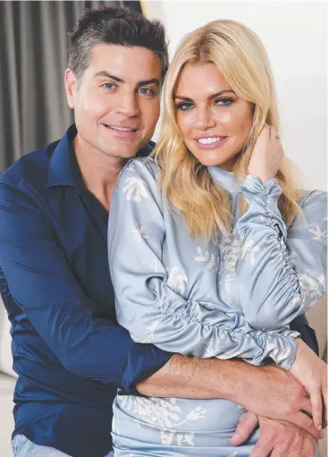  ?? Picture: JUSTIN LLOYD ?? IN LOVE: Sophie Monk and Bacheloret­te winner Stu Laundy today.