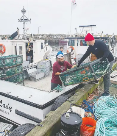  ?? ANDREW VAUGHAN / THE CANADIAN PRESS ?? Indigenous lobster boats are geared up in Saulniervi­lle, N.S. on Wednesday as tensions remain high over an
Indigenous-led lobster fishery that has been the source of conflict with non-Indigenous fishermen.