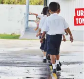  ??  ?? URGETOMAR ACCIÓN Lo más violentado a la población de menores en la Isla es su derecho a una educación libre, de calidad y gratuita.