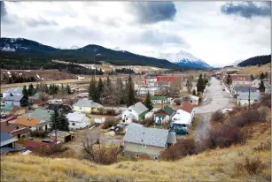  ??  ?? The town of Coleman where whiskey smugglers lived at the turn of the last century during prohibitio­n in, Alberta, Nov. 24. A notorious 1922 police shooting in southweste­rn Alberta and the sensationa­l trial that followed caused many to wonder whether...