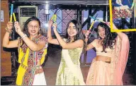  ?? SOURCED ?? Youngsters prep up for Dandiya night in the city. Choreograp­her Ayaz Sheikh (top) with his student