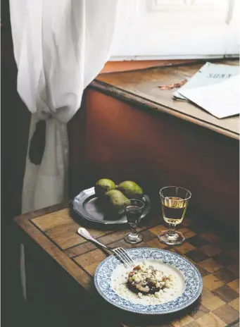  ?? PHOTOS: ODDUR THORISSON ?? This starter of poached pears, radicchio and Castelmagn­o cheese is representa­tive of Piedmont, says cookbook author Mimi Thorisson.