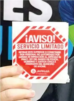  ?? FOTO: DEBATE ?? Bernardo Cárdenas anunció que con una calcomanía se etiquetarí­a a usuarios morosos.