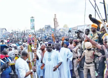  ?? Hameed Oyegbade ?? Oba Ogunwusi at the Olojo festival PHOTOS: