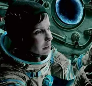  ??  ?? SANDRA Bullock delivers a “sensible, emotionall­y vulnerable” performanc­e in “Gravity.”