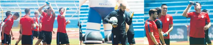  ??  ?? La selección de Estados Unidos entrenó ayer por la mañana en el estadio Olímpico. Los jugadores no pudieron ocultar que el clima estaba muy fuerte. Muchos de ellos pasaron hidratándo­se casi en toda la práctica.