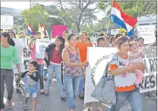  ??  ?? Marcha por la vida: del Botánico hasta iglesia de Trinidad.