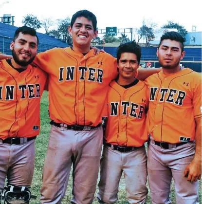  ??  ?? Su llegada al beisbol profesiona­l fue prácticame­nte por casualidad.