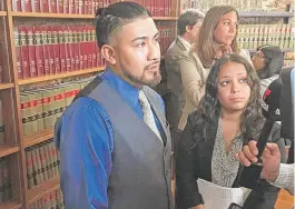  ?? | MARK BROWN/ SUN- TIMES ?? Luis Vicente Pedrote- Salinas, shown herewith attorney Vanessa del Valle, says he is facing deportatio­n next week because Chicago Police falsely identified him as a gang member.