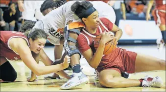  ?? TERRY/THE OKLAHOMAN] [BRYAN ?? Oklahoma's Nydia Lampkin, right, wants to help improve the lives of people in third-world countries.