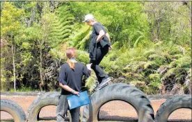  ?? Photo / Bethany Rolston ?? Helen Clark makes the most of the activities at Pirongia Forest Park Lodge with lodge warden Kate Parr.