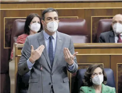  ?? CHEMA MOYA / EFE ?? Pedro Sánchez, durante su intervenci­ón, ayer, en la sesión de control al Gobierno, en el Congreso.