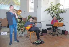  ?? FOTO: ANDREA UTZ ?? Auch für musikalisc­he Unterhaltu­ng war am „Tag des offenen Denkmals“in der Durchhause­ner alten St. Otmar-Kirche gesorgt.