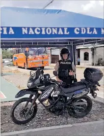  ?? FOTOS: YESSENEA GUEVARA
/ EXPRESO ?? Control. La Policía está presente en algunos sectores pero falta control.
