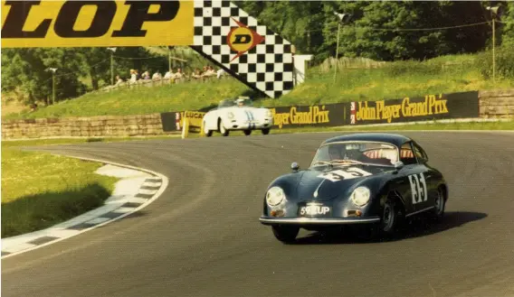  ??  ?? Below: Smith’s Carrera heads ex-pat American Tony Standen’s 356 roadster as they round Druids Bend at Brands Hatch