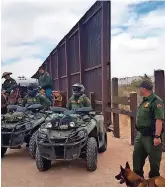  ?? ?? agentes DE bp intercepta­n un grupo de migrantes