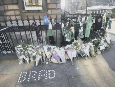  ?? PICTURE: GREG MACVEAN ?? 0 Floral tributes near the scene where Bradley Welsh was shot dead