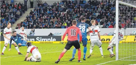 ?? FOTO: IMAGO ?? In einem umkämpften Spiel gelingt Hoffenheim im Derby erst spät der Siegtreffe­r gegen Stuttgart.