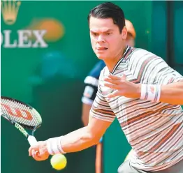  ??  ?? Milos RAoniC A Eu rAison DE LuCAs CAtArinA Au prEmiEr tour Du tournoi DE MontE-CArlo.