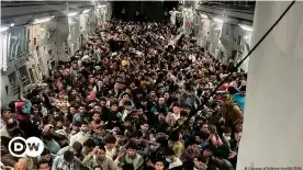  ??  ?? La imagen del vuelo del C-17 entre Kabul y Qatar.
