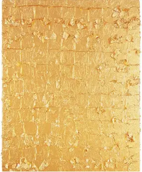  ??  ?? Monogold sin título,1962. 91 x 73 x 2,5 cm. Hojas de oro sobre tabla.