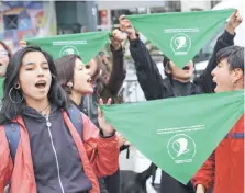  ?? ATON CHILE ?? Las manifestac­iones por el aborto utilizarán el pañuelo empleado en Argentina durante las masivas marchas de este año en el país vecino |