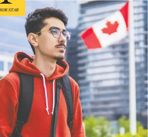  ?? RICARDO PINTO/FILES ?? Abdullah Sarwari, a former refugee from Afghanista­n, was resettled in Vancouver in 2019, along with his mother and siblings. He then launched
a Facebook group to raise funds to help his friend, a fellow refugee, also resettle through private sponsorshi­p.