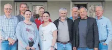  ?? FOTO: RINALDI ?? Die bei der Generalver­sammlung anwesenden Vorstandsm­itglieder Ralf Messner, Thomas Maul, Bettina Volz, Jürgen Zirngibl, Monic Sander, Ralf Pfründer, Hannes Obergfell, Siegbert Ehler und Günter Neipp (von links).