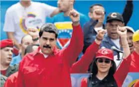  ??  ?? Bivši vozač autobusa Maduro ustraje na politici svog prethodnik­a, ali mu okreću leđa i oni u koje se Chavez uvijek mogao pouzdati – najsiromaš­niji