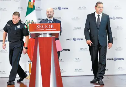  ??  ?? El comisionad­o nacional de Seguridad encabezó una conferenci­a de prensa en la Secretaría de Gobernació­n.