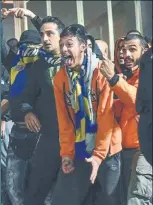  ?? FOTO: EFE ?? Ultras del Apoel retaron a la policia