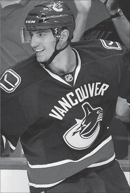  ?? STEVE BOSCH/PNG FILES ?? Vancouver Canucks defenceman Chris Tanev has signed a one-year contract extension with the team, ending a summer-long negotiatio­n. He hopes to have a stronger shot this season.