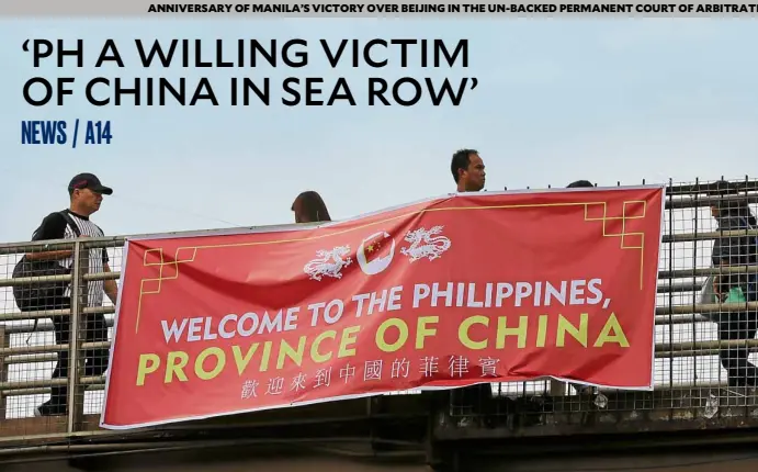  ?? —REUTERS ?? NEWCHINESE PROVINCE? Commuters on several congested roads in Metro Manila were greeted on Thursday by banners proclaimin­g the Philippine­s a “province” of China, a reference to the Duterte administra­tion’s perceived soft stand toward Beijing’s...