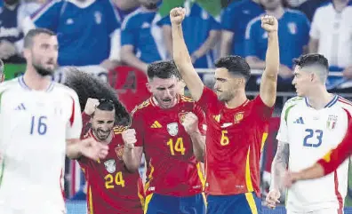  ?? // LAPRESSE ?? Mikel Merino celebra el triunfo ante Italia en la Eurocopa mientras sigue sin desvelar su futuro