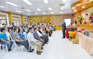  ??  ?? Paraguayos y extranjero­s asistieron al templo para la celebració­n.