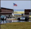  ?? JEFF GUERINI/STAFF ?? Springfiel­d High School had extra police on campus Thursday morning.