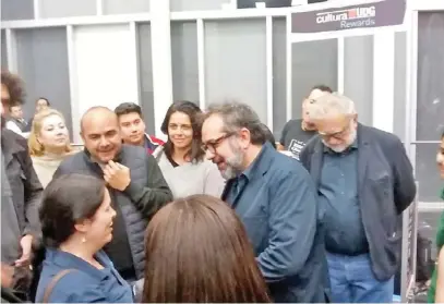  ?? CORTESÍA RUTH MARTÍNEZ ?? Eugenio Caballero se mostró jovial durante su charla.