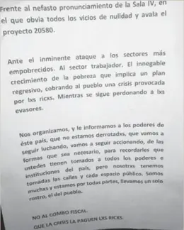  ?? REPRODUCCI­ÓN ?? Según el ministro de Seguridad, Michael Soto, la nota dejada cerca del incidente tiene una “intención intimidato­ria”.