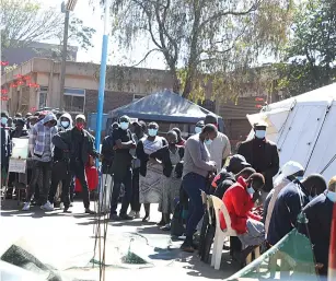  ??  ?? More people are being vaccinated in Zimbabwe