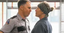  ?? Merrick Morton / Fox Searchligh­t Pictures ?? Sam Rockwell and Frances McDormand are getting Oscar buzz for “Three Billboards Outside Ebbing, Missouri.”